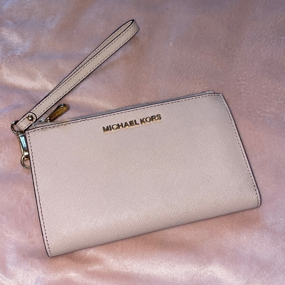 Micheal Kors Smartphone Wallet